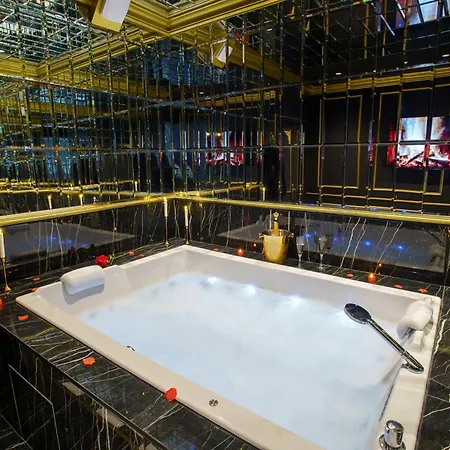 De Luxe - Jacuzzi Privatif - Cinema - *